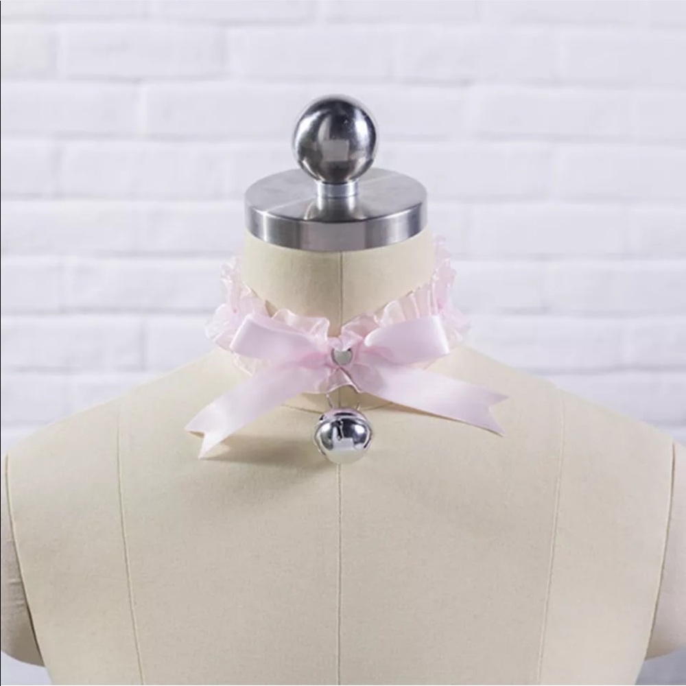 ✨ Sweet Baby doll Lace Big Bell Collar ✨ - Picture 5 of 7